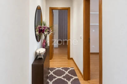 Apartamento T3 para Arrendamento em Sacavém e Prior Velho