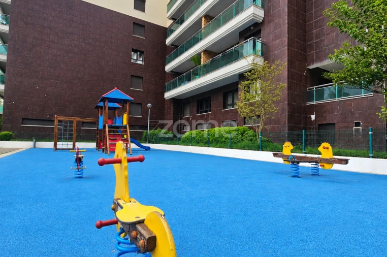 Apartamento T3 para Arrendamento em Sacavém e Prior Velho Foto 26