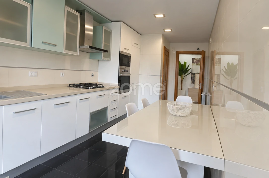 Apartamento T3 para Arrendamento em Sacavém e Prior Velho Foto 12