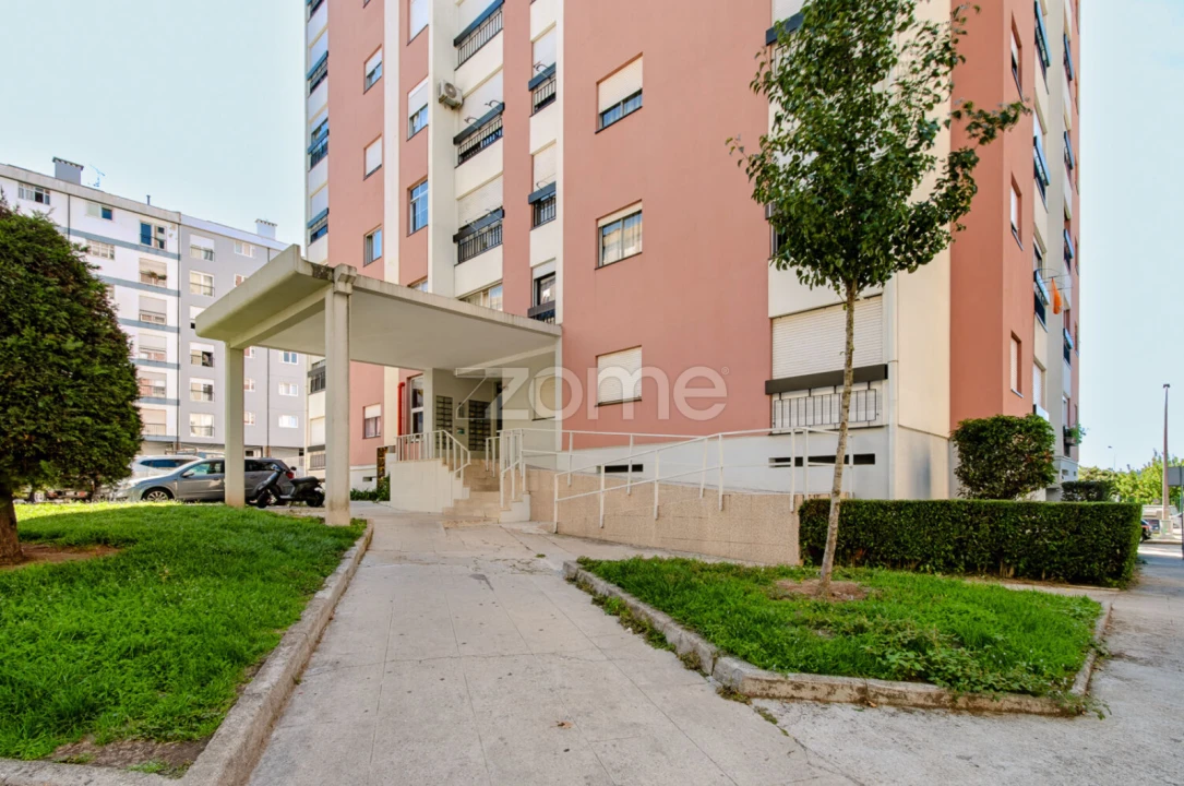 Apartamento T3 para Venda em Braga (Maximinos, Sé e Cividade) Foto 2