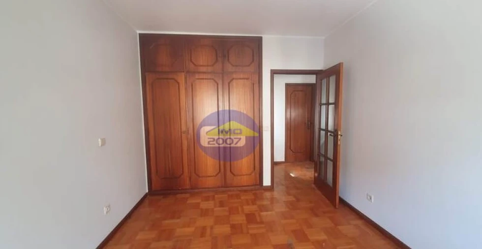 Apartamento para Venda em Oliveira do Douro Foto 7