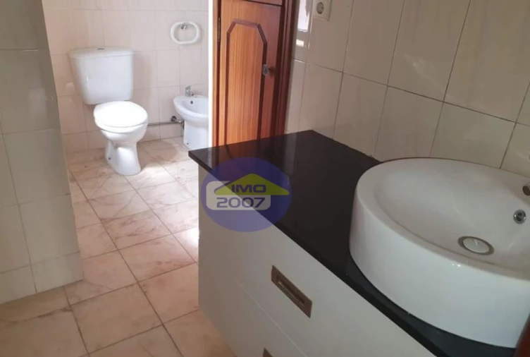 Apartamento para Venda em Oliveira do Douro Foto 10