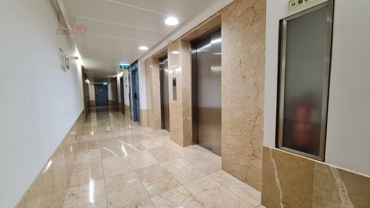 Apartamento T1 para Venda em Parque das Nações Foto 17