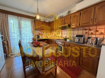 Moradia T4 para Venda em Rendo