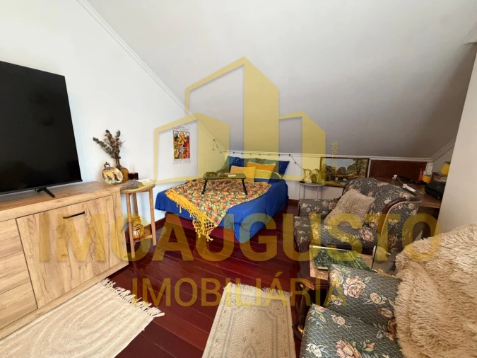 Moradia T4 para Venda em Rendo Foto 15