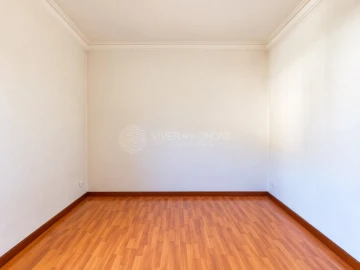 Moradia T10 para Venda em Charneca de Caparica e Sobreda