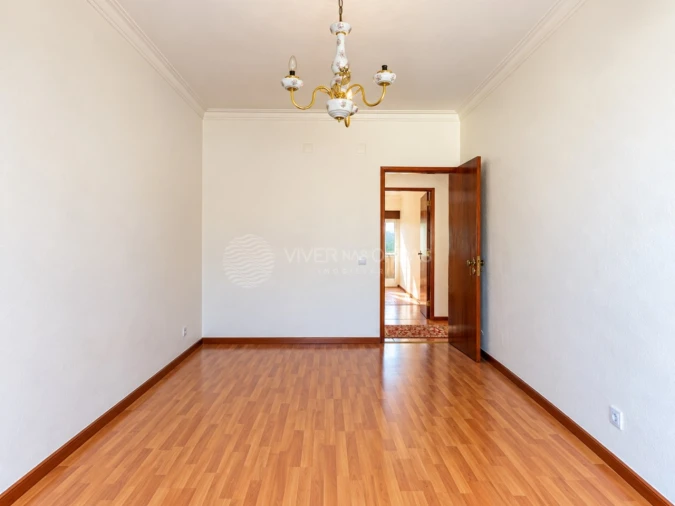 Moradia T10 para Venda em Charneca de Caparica e Sobreda Foto 23