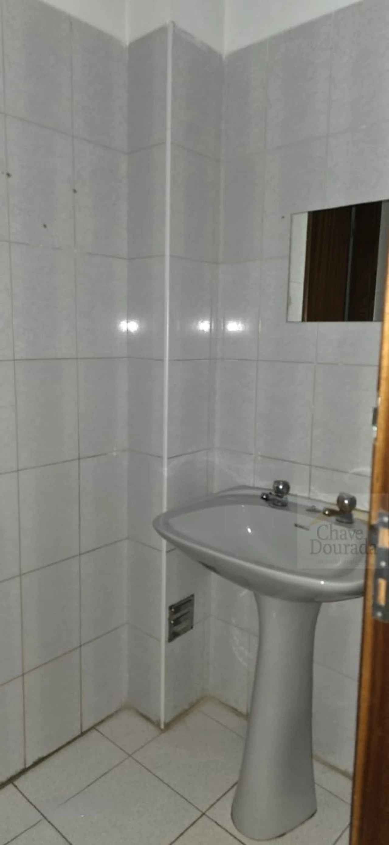 Loja para Arrendamento em Eiras e São Paulo de Frades Foto 10