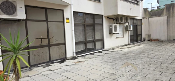 Loja para Arrendamento em Eiras e São Paulo de Frades