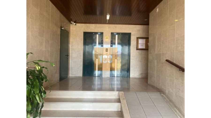 Apartamento T1 para Venda em Mafamude e Vilar do Paraíso Foto 24