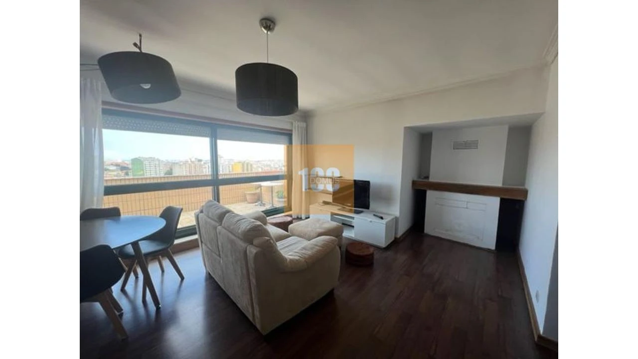 Apartamento T1 para Venda em Mafamude e Vilar do Paraíso Foto 1