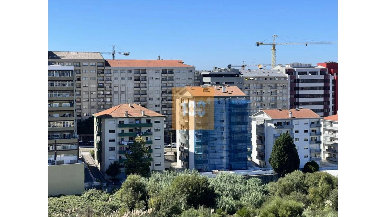 Apartamento T1 para Venda em Mafamude e Vilar do Paraíso Foto 19