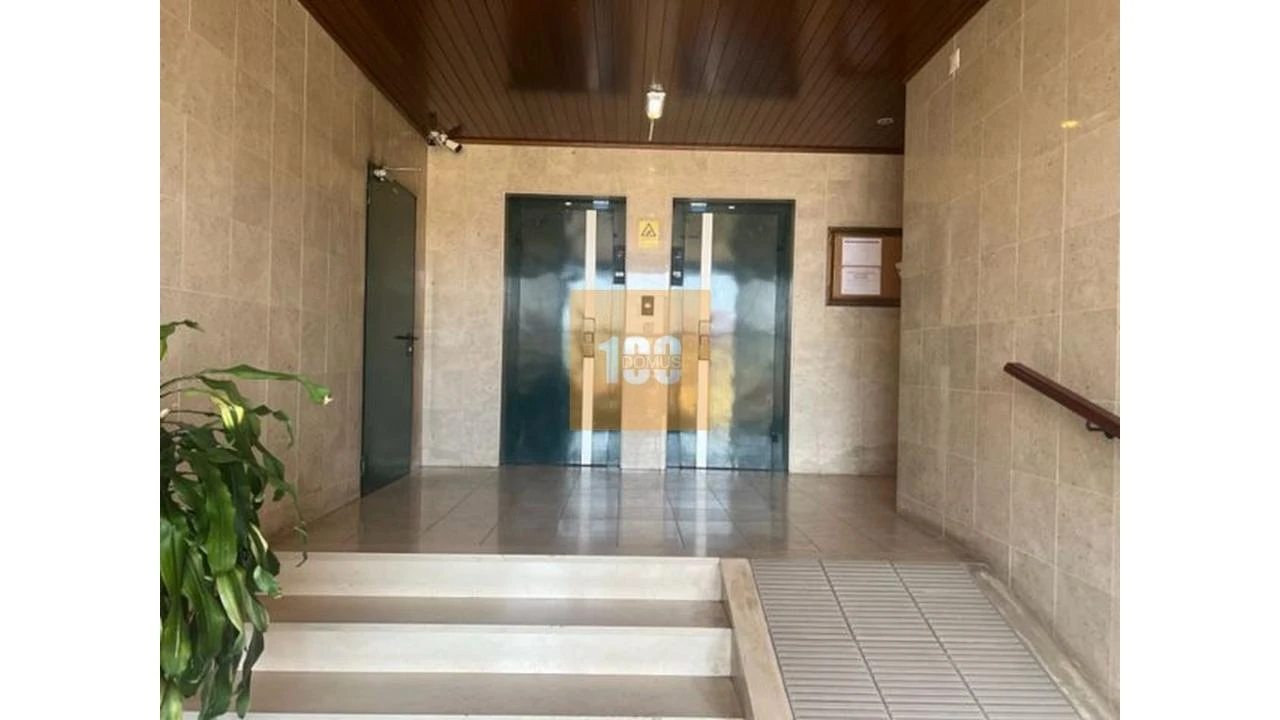 Apartamento T1 para Venda em Mafamude e Vilar do Paraíso Foto 24