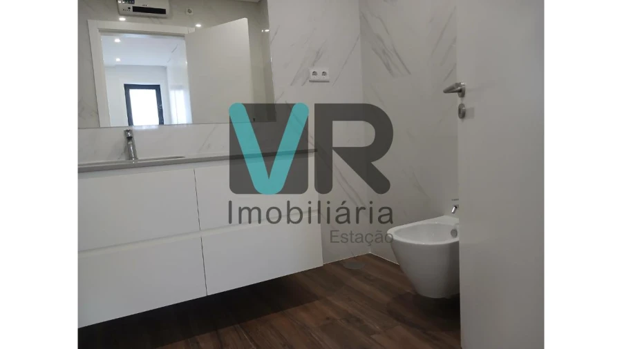 Moradia T3 para Arrendamento em Nogueira, Fraião e Lamaçães Foto 3