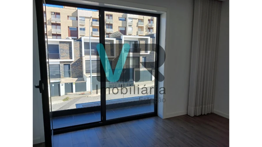 Moradia T3 para Arrendamento em Nogueira, Fraião e Lamaçães Foto 7
