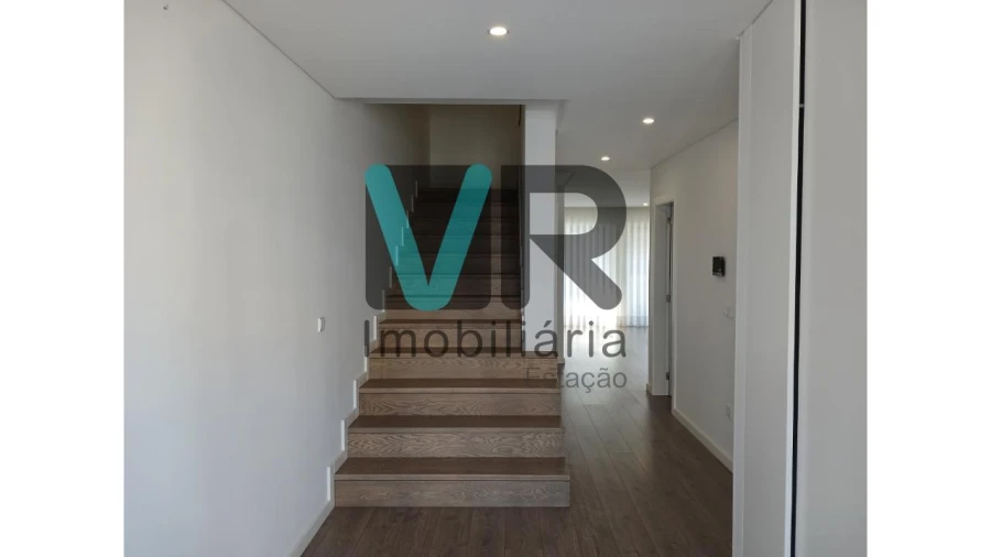 Moradia T3 para Arrendamento em Nogueira, Fraião e Lamaçães Foto 11