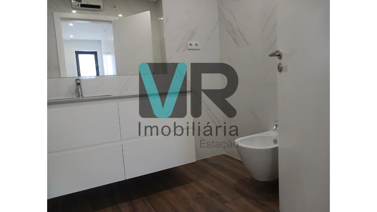 Moradia T3 para Arrendamento em Nogueira, Fraião e Lamaçães Foto 3