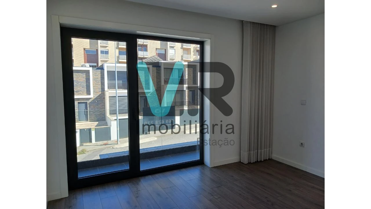 Moradia T3 para Arrendamento em Nogueira, Fraião e Lamaçães Foto 5