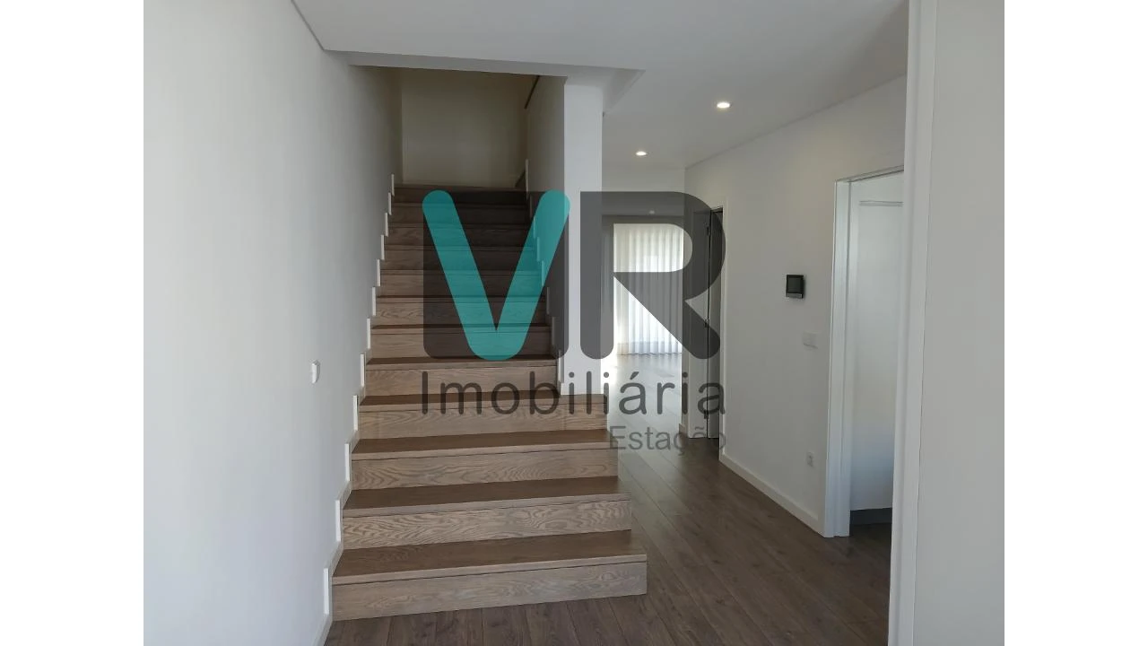 Moradia T3 para Arrendamento em Nogueira, Fraião e Lamaçães Foto 6