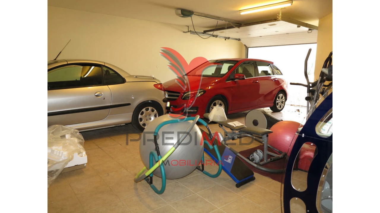 Moradia T4 para Venda em Porches Foto 16