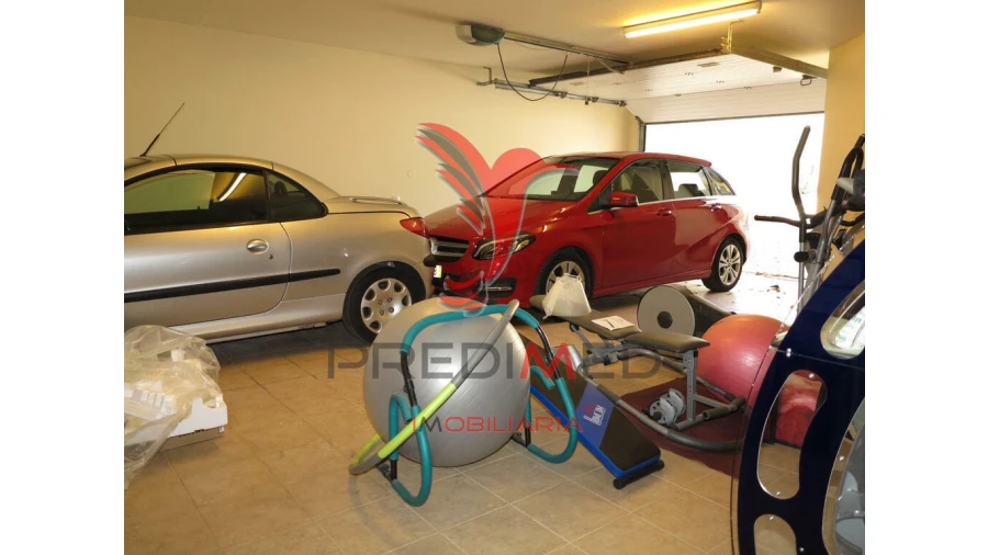 Moradia T4 para Venda em Porches Foto 16