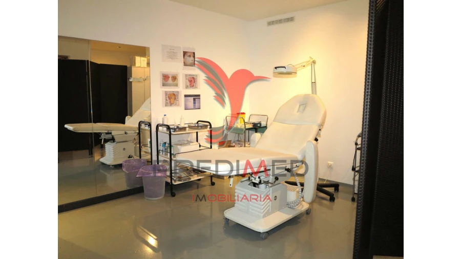 Moradia T4 para Venda em Porches Foto 17