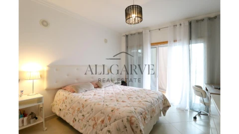 Apartamento T2 para Arrendamento em Portimão