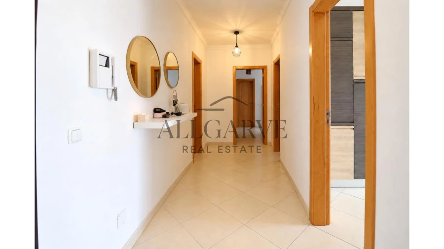 Apartamento T2 para Arrendamento em Portimão Foto 2