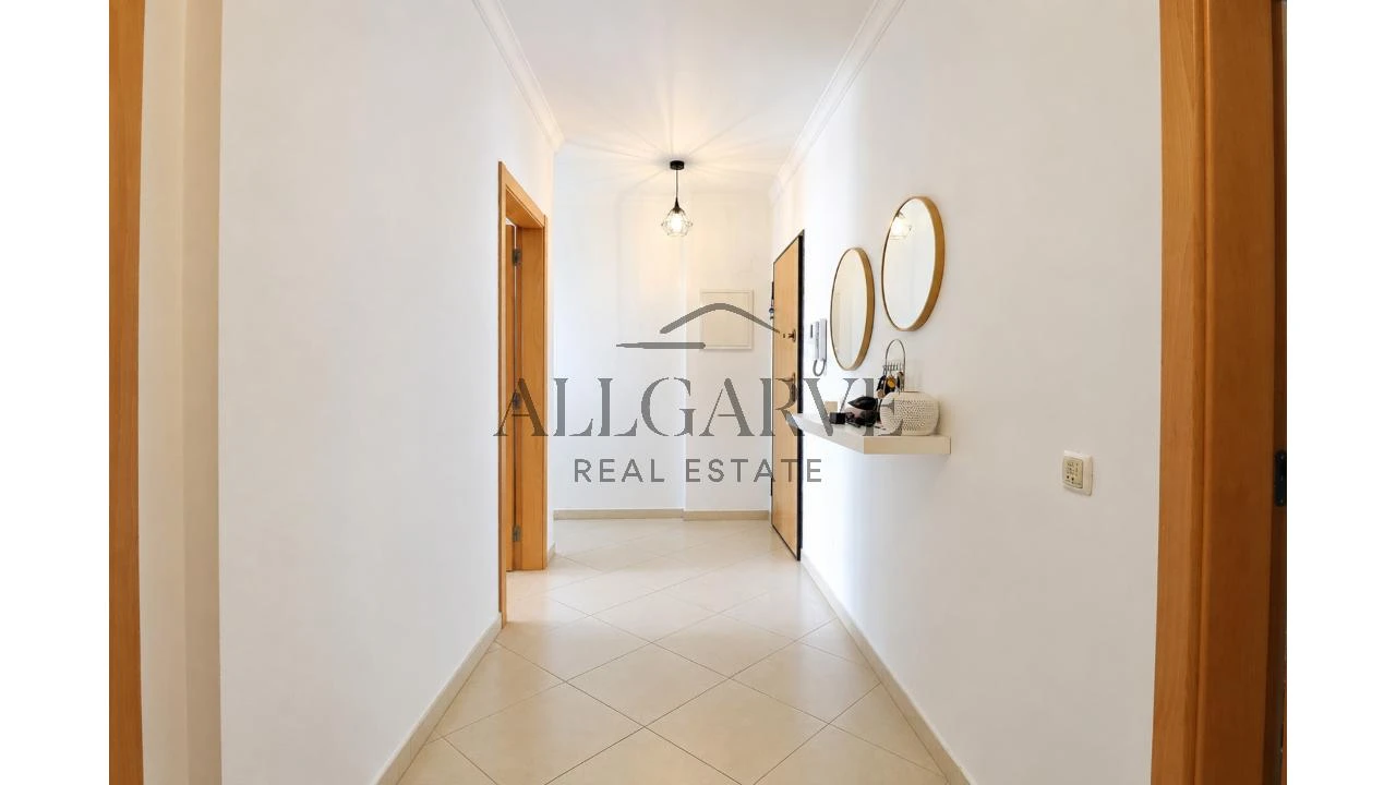 Apartamento T2 para Arrendamento em Portimão Foto 3