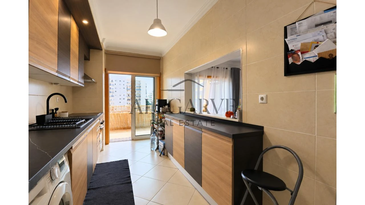 Apartamento T2 para Arrendamento em Portimão Foto 4