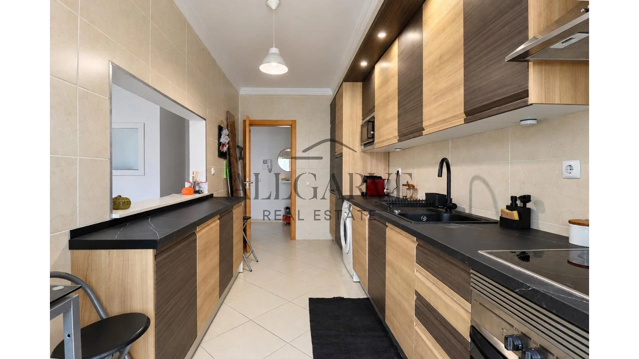 Apartamento T2 para Arrendamento em Portimão Foto 5