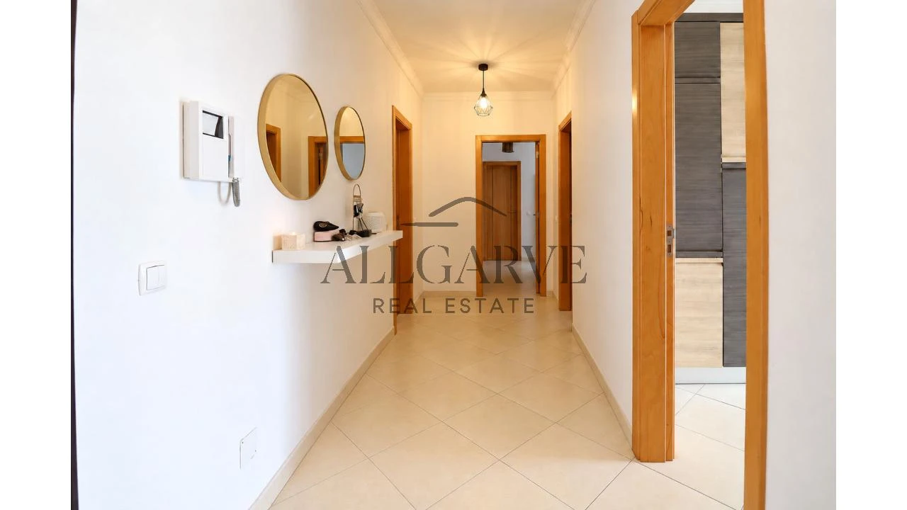 Apartamento T2 para Arrendamento em Portimão Foto 2
