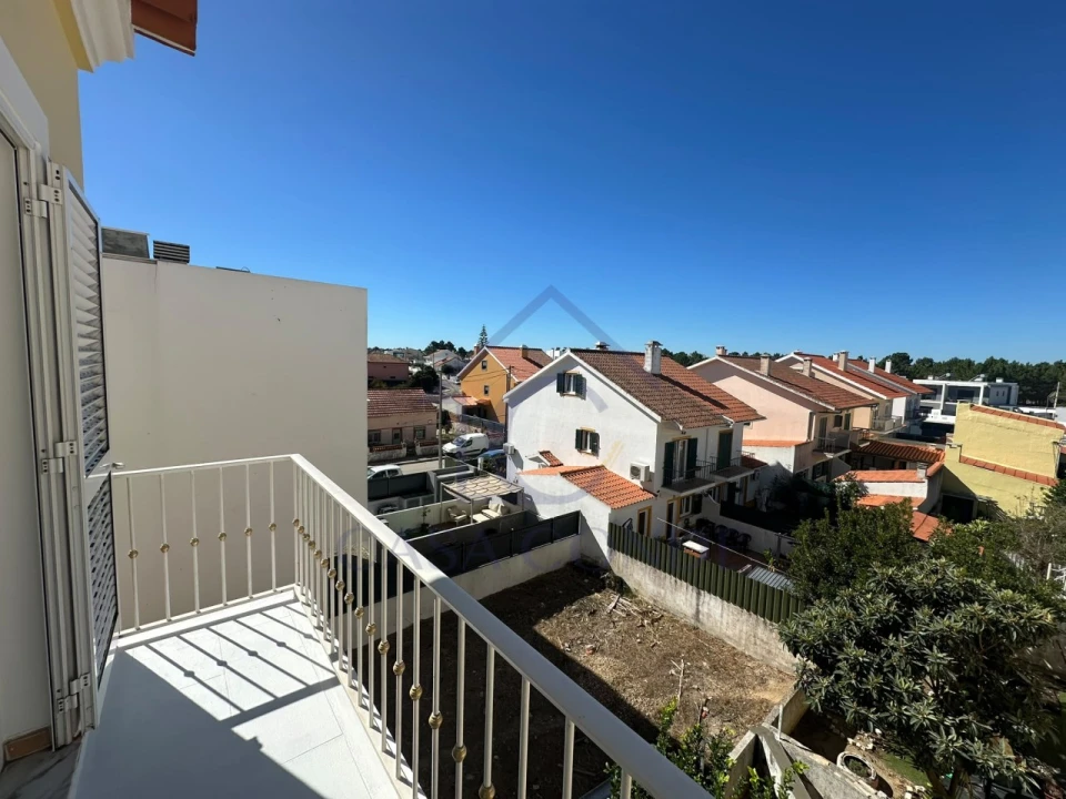 Apartamento T2 para Venda em Quinta do Conde Foto 20