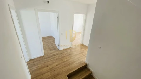 Moradia T4 para Venda em Moncarapacho e Fuseta