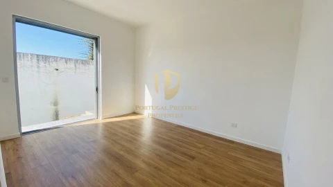 Moradia T4 para Venda em Moncarapacho e Fuseta