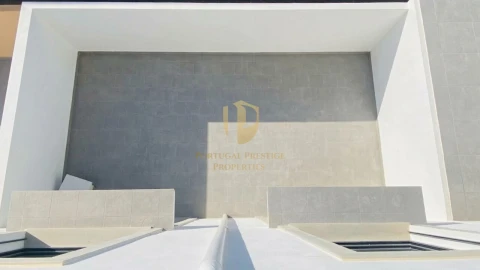 Moradia T4 para Venda em Moncarapacho e Fuseta