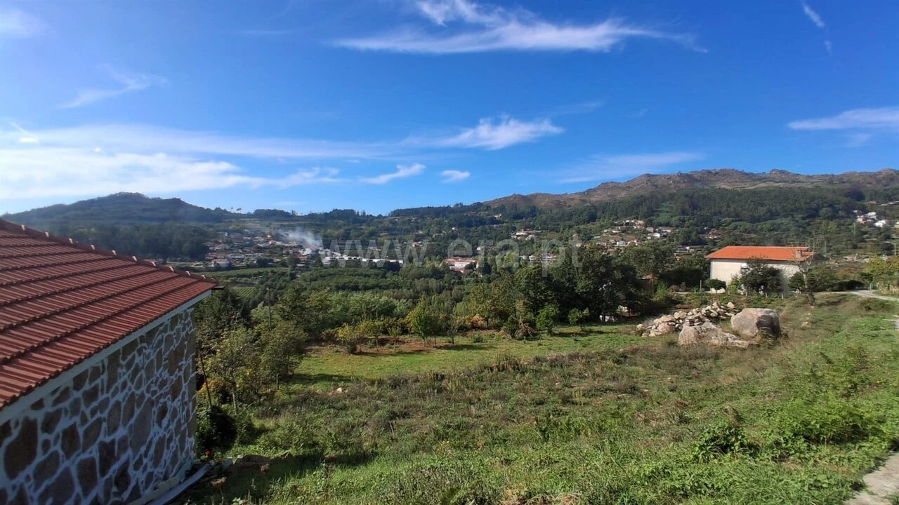 Terreno para Venda em Sande e São Lourenço Foto 3