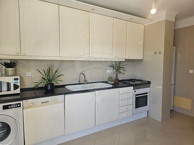 Apartamento T2 para Venda em Santo António Foto 9