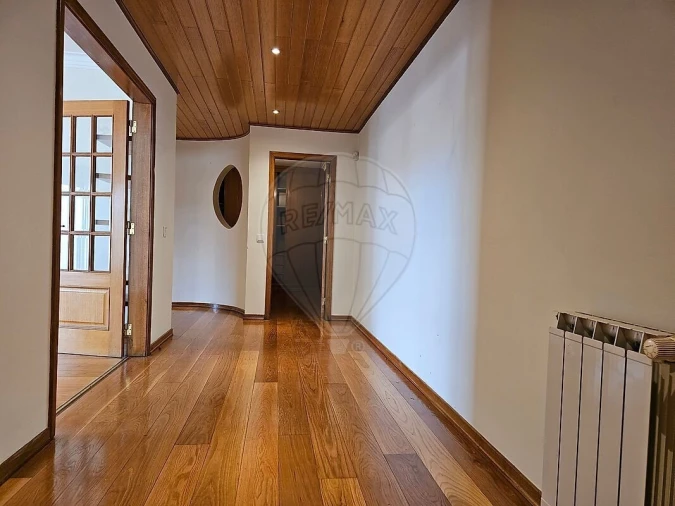 Apartamento T2 para Venda em Santo António Foto 3