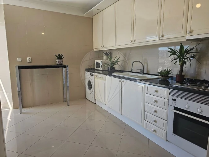 Apartamento T2 para Venda em Santo António Foto 7