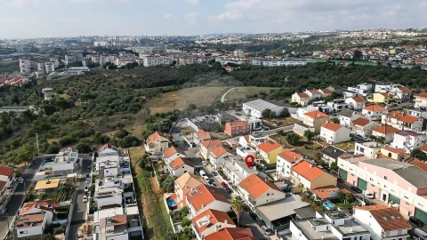 Moradia T4 para Venda em Santa Iria de Azoia, São João da Talha e Bobadela