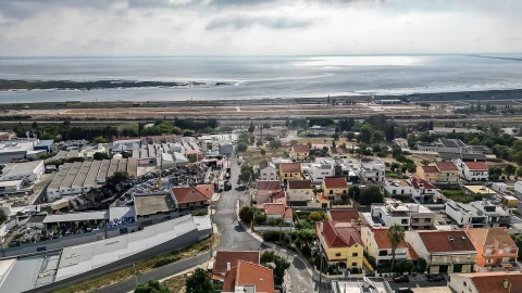 Moradia T4 para Venda em Santa Iria de Azoia, São João da Talha e Bobadela