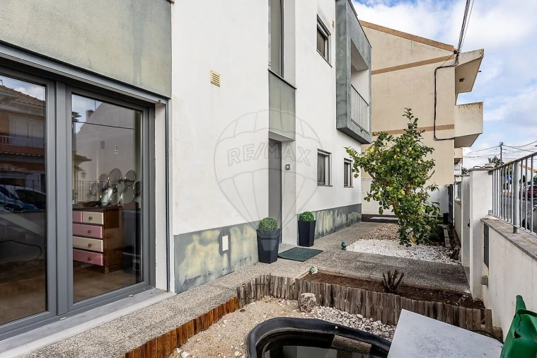 Moradia T4 para Venda em Santa Iria de Azoia, São João da Talha e Bobadela Foto 38