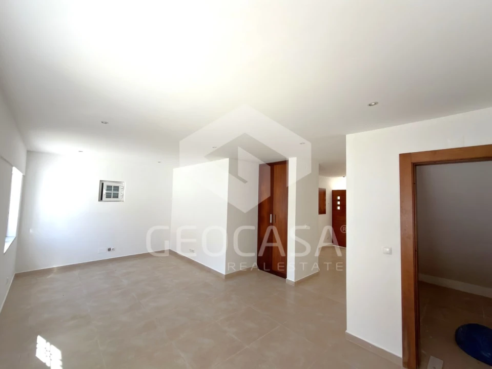 Moradia T4 para Venda em Alcabideche Foto 7