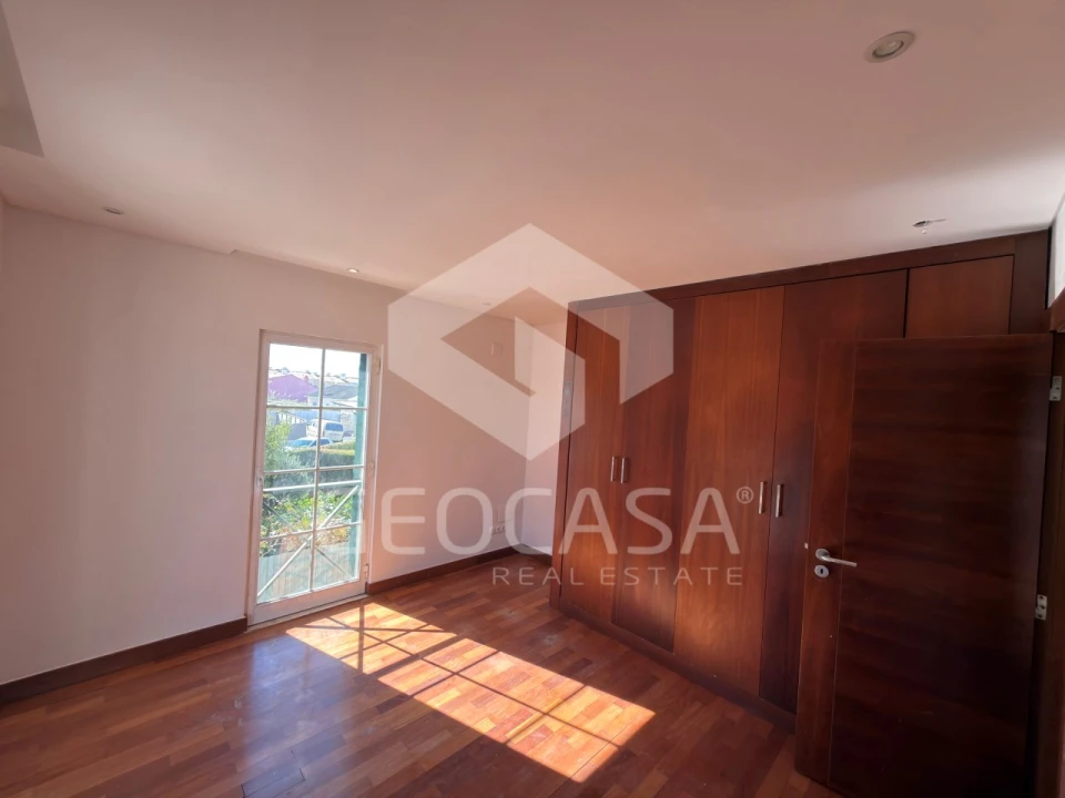Moradia T4 para Venda em Alcabideche Foto 18