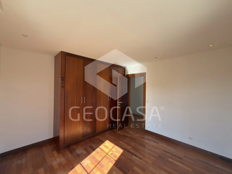 Moradia T4 para Venda em Alcabideche Foto 19