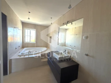 Moradia T4 para Venda em Alcabideche