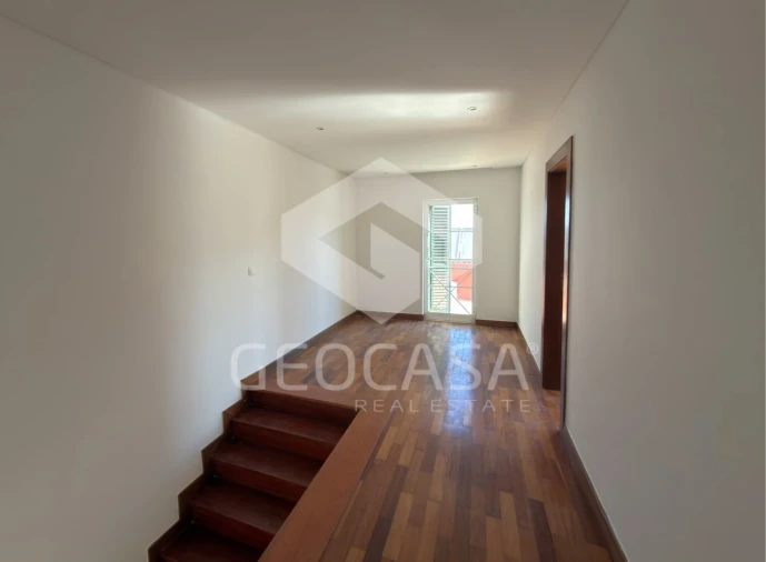 Moradia T4 para Venda em Alcabideche Foto 13
