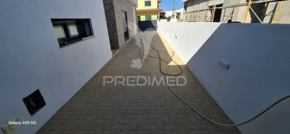 Moradia T3 para Venda em Fernao Ferro