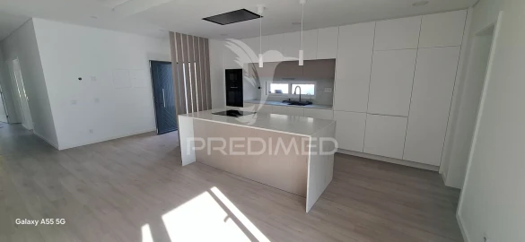 Moradia T3 para Venda em Fernao Ferro